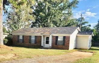 9801 Trailwood Dr S - Photo 1 of 1