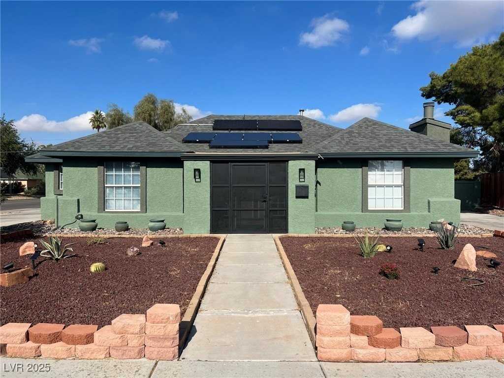 1001 Griffith Ave - Photo 2 of 50