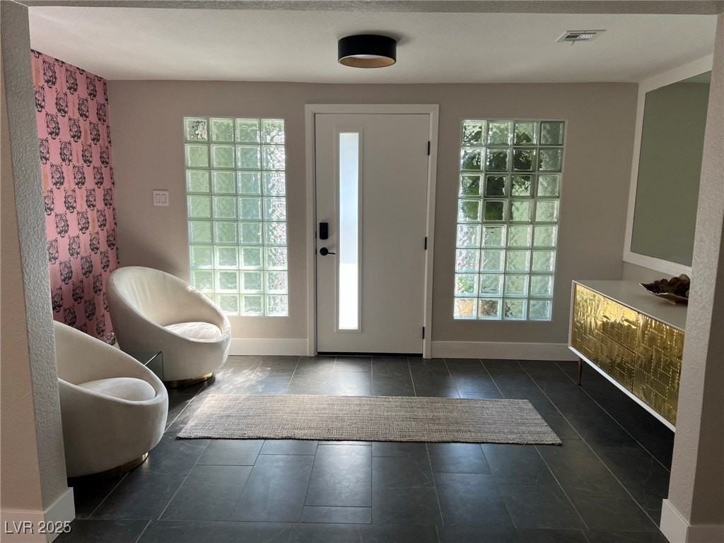 1001 Griffith Ave - Photo 4 of 50