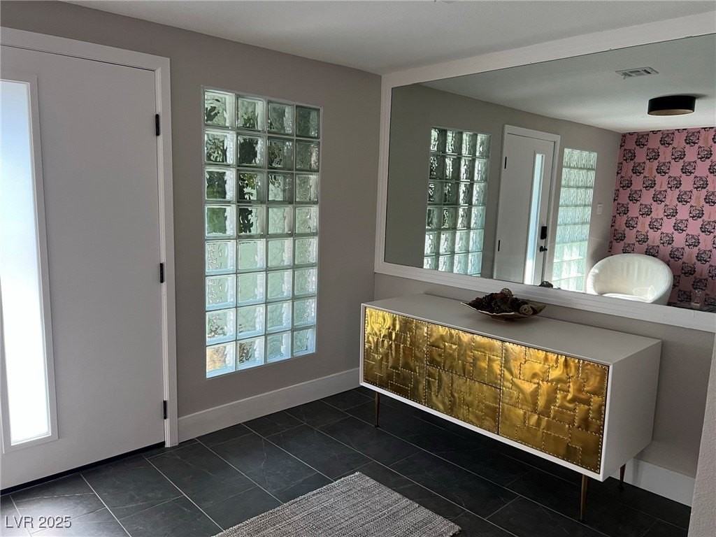 1001 Griffith Ave - Photo 5 of 50