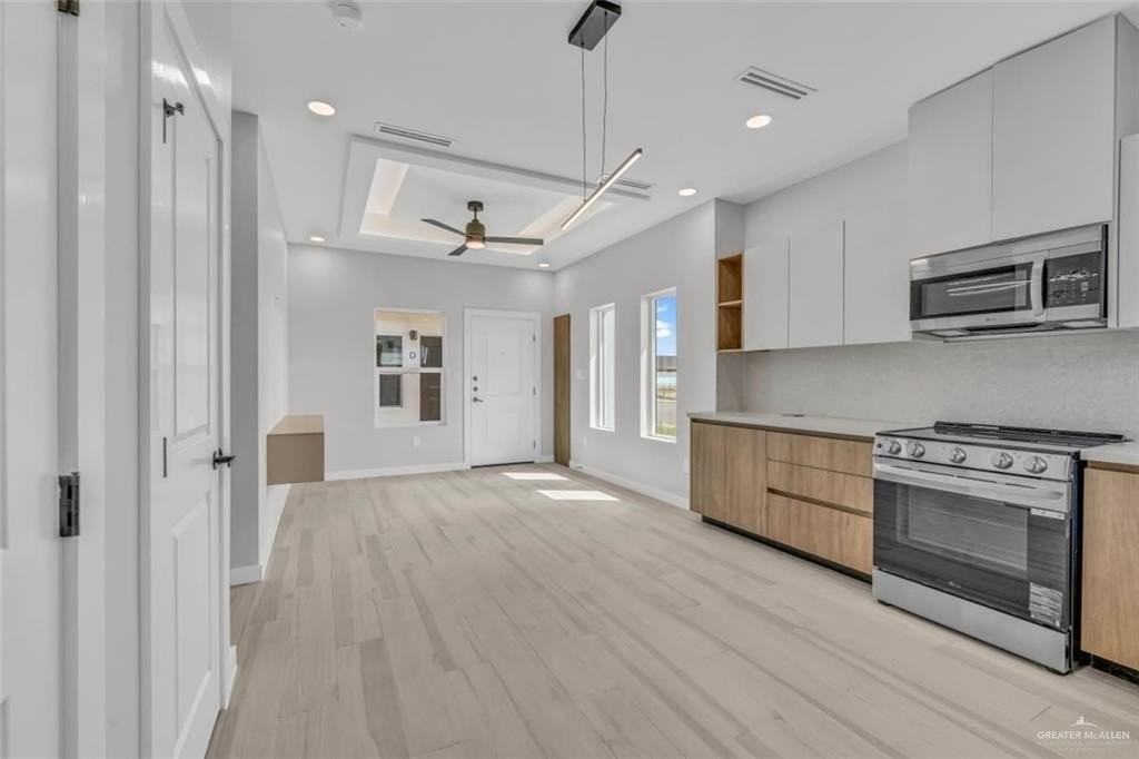 N 25th St #D - Photo 5 of 17