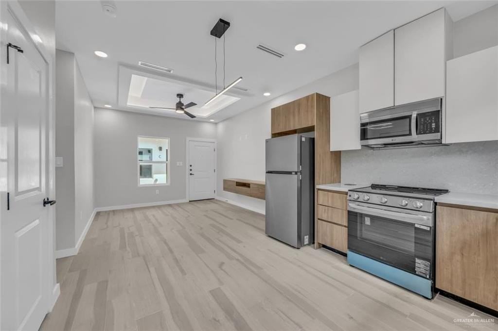 N 25th St #B - Photo 3 of 19