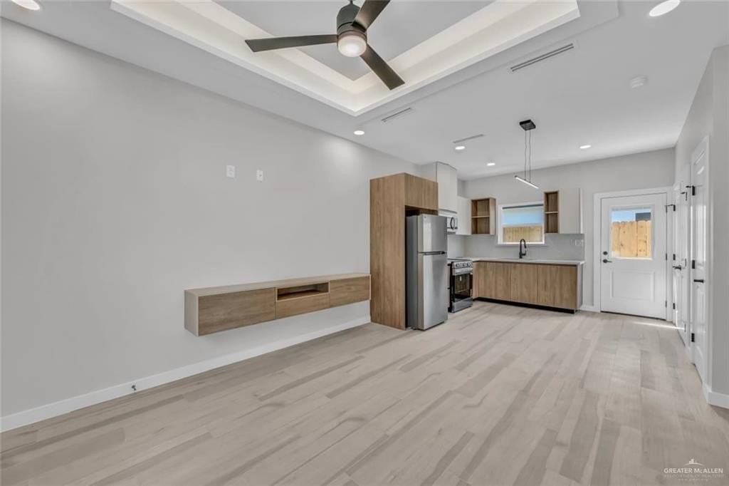 N 25th St #B - Photo 4 of 19