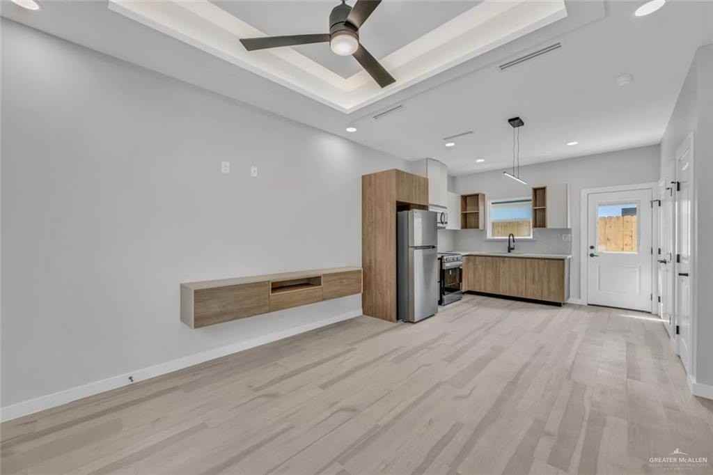 N 25th St #C - Photo 4 of 19