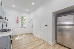 featured image of 48 N York St #1