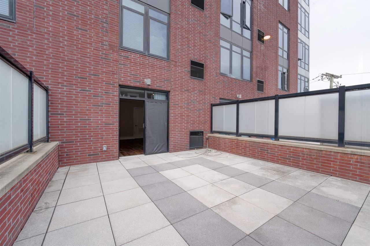 1040 Kennedy Blvd #203 - Photo 5 of 34