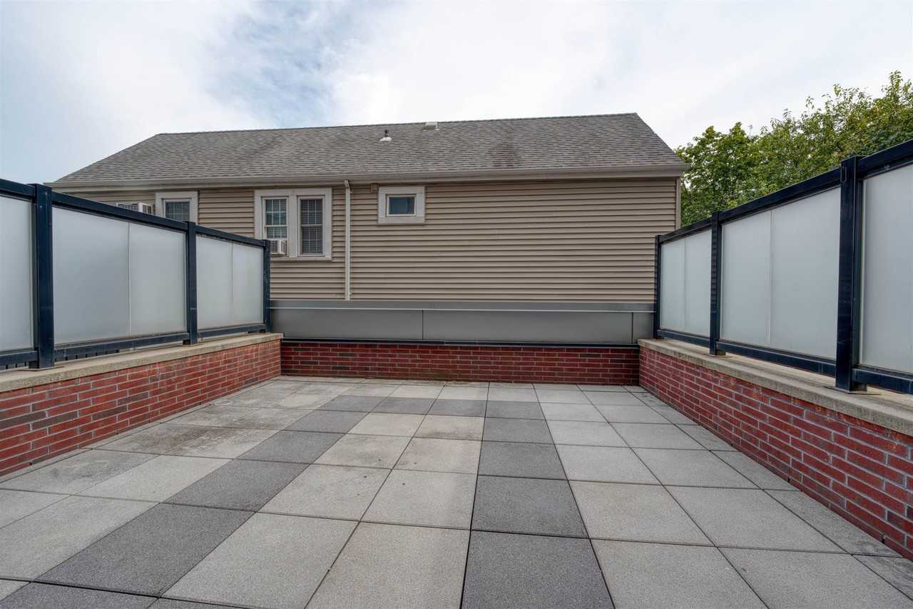 1040 Kennedy Blvd #203 - Photo 6 of 34