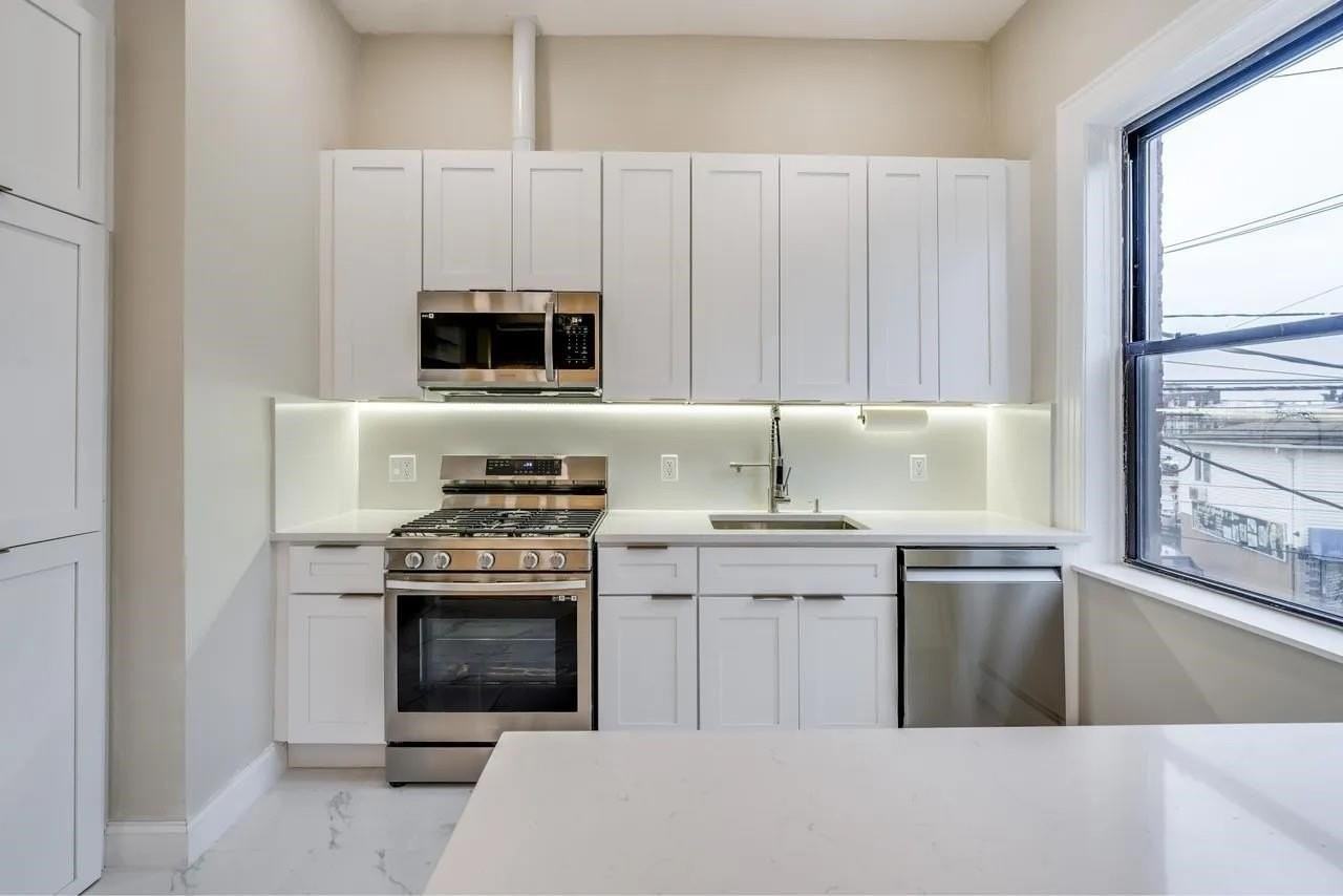 3302 Palisade Ave #2 - Photo 2 of 22