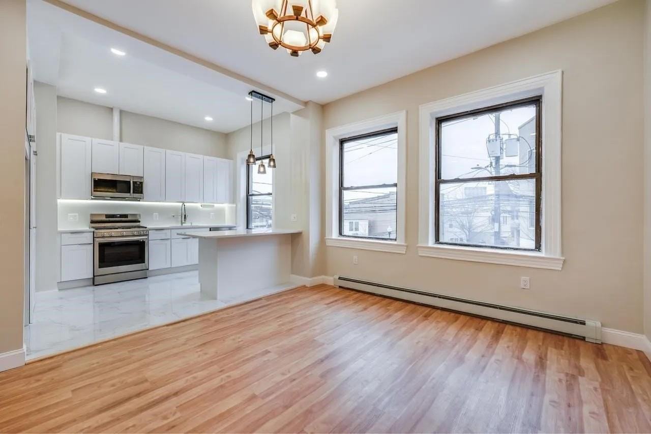 3302 Palisade Ave #2 - Photo 5 of 22