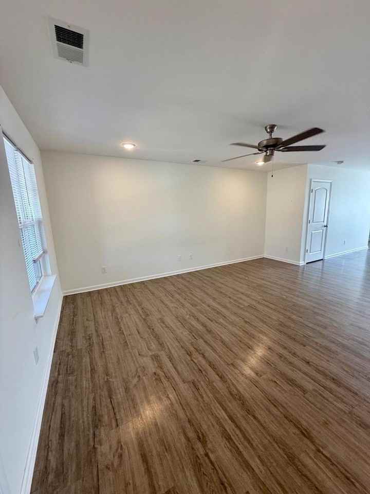 2484 Feathersound Way - Photo 4 of 26