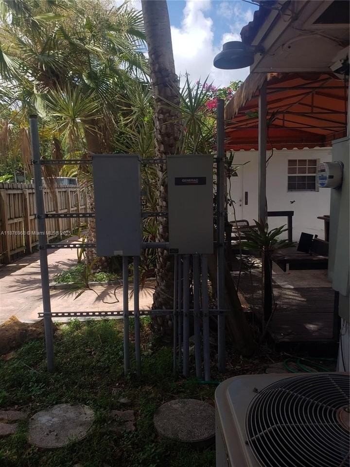 1997 Southwest 17th Court #2 - Photo 5 of 6