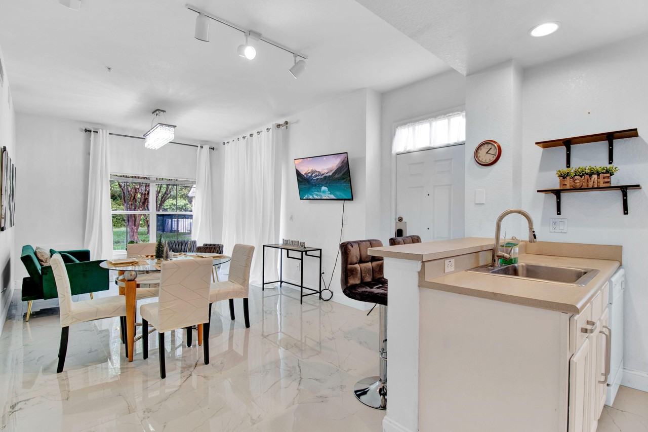 San Vital Dr - Photo 4 of 5