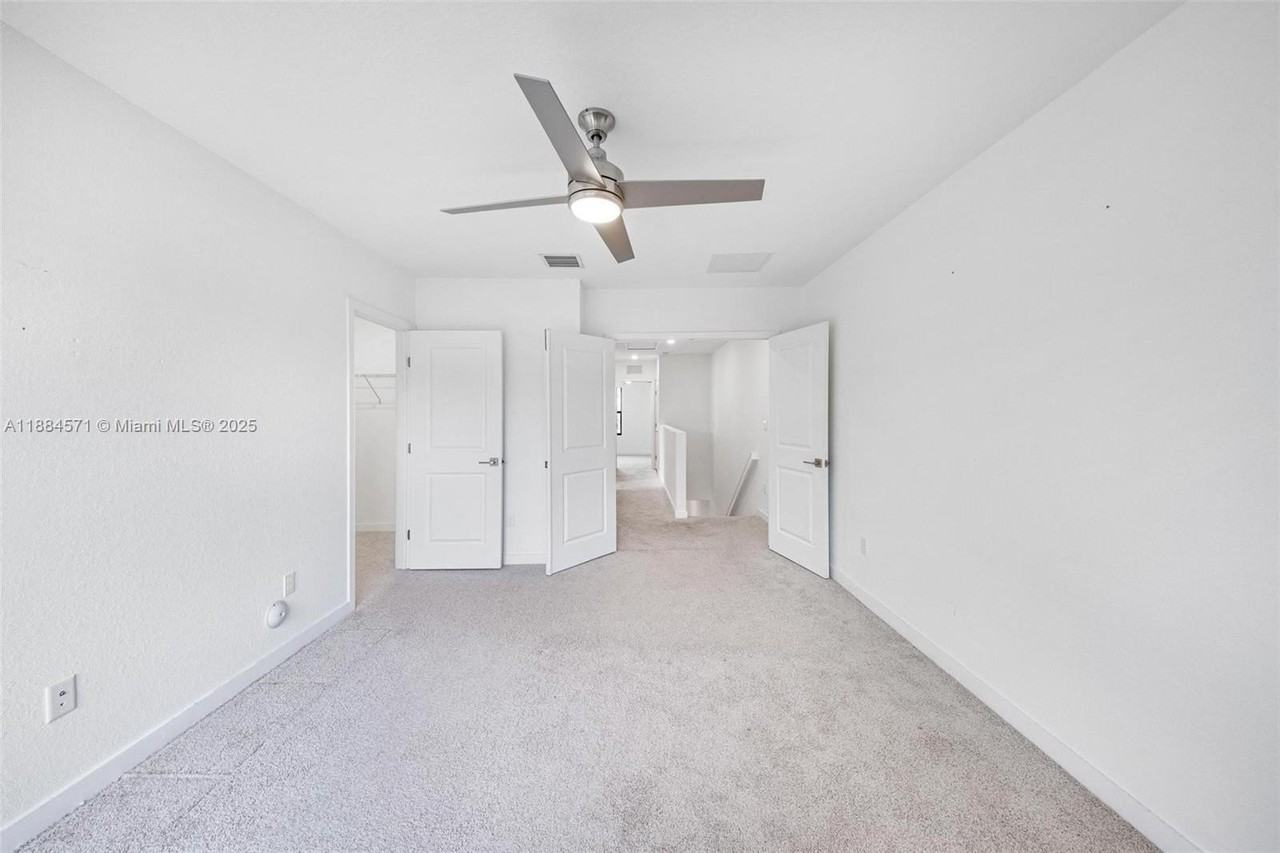 186 Se 5th Ct #186 - Photo 6 of 10