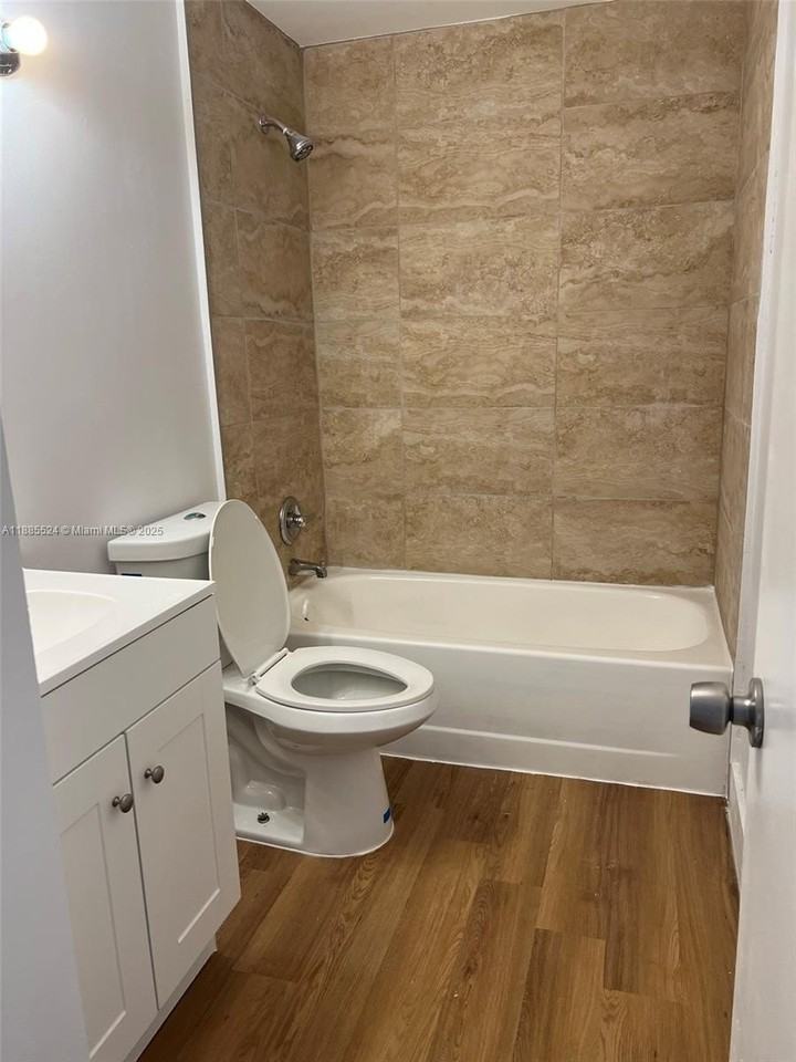 2186 W 60th St #20206 - Photo 2 of 7