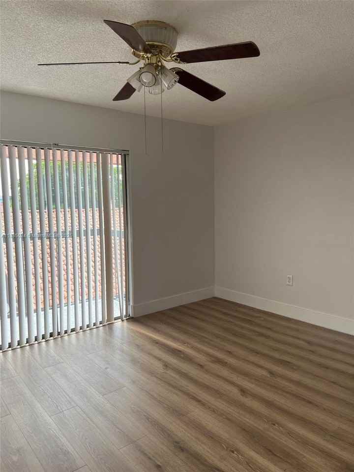 2186 W 60th St #20206 - Photo 4 of 7