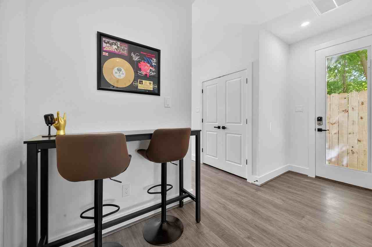 Farmer St - Photo 6 of 15