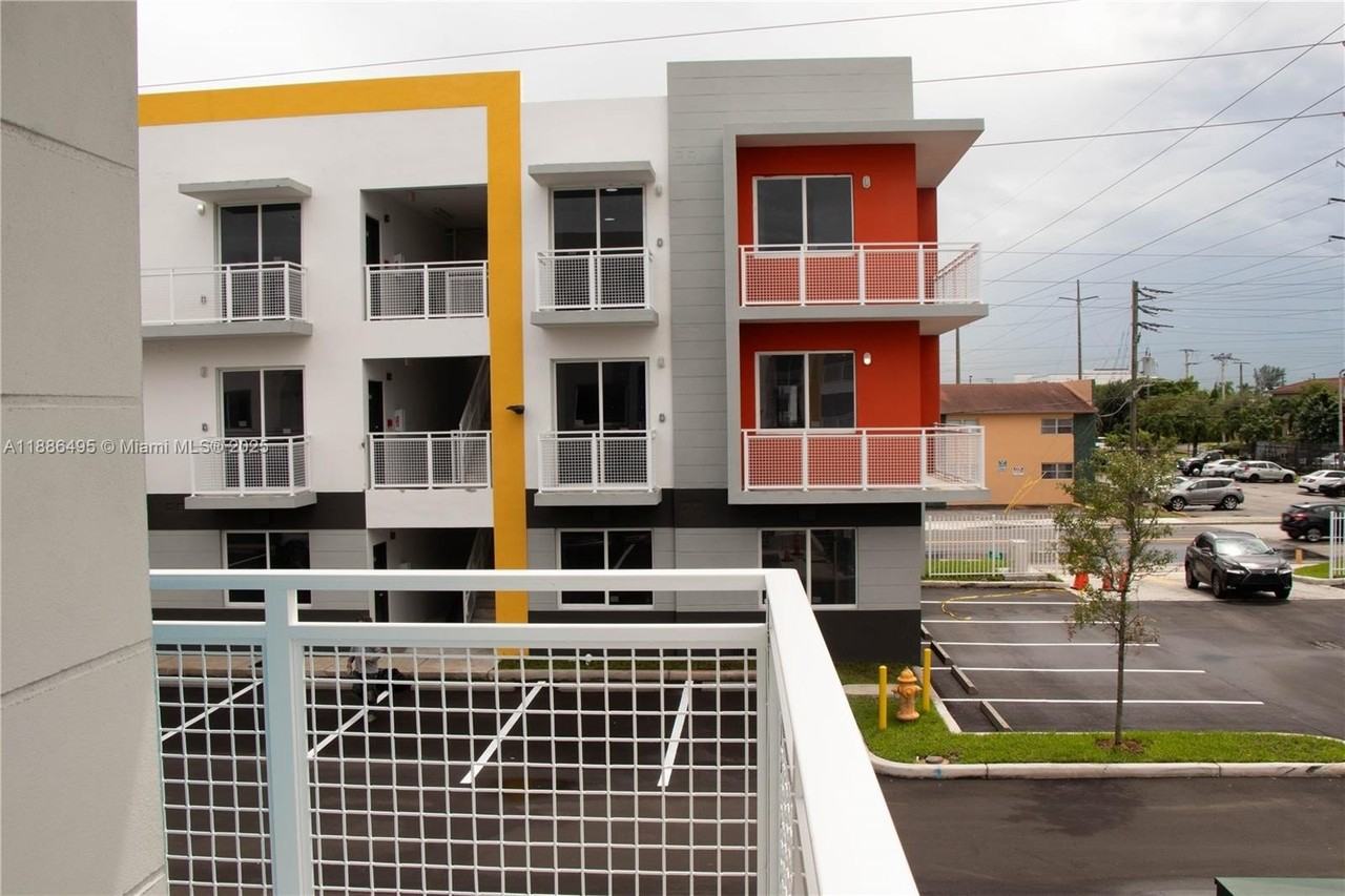 1453 W 29th St #307 - Photo 2 of 21