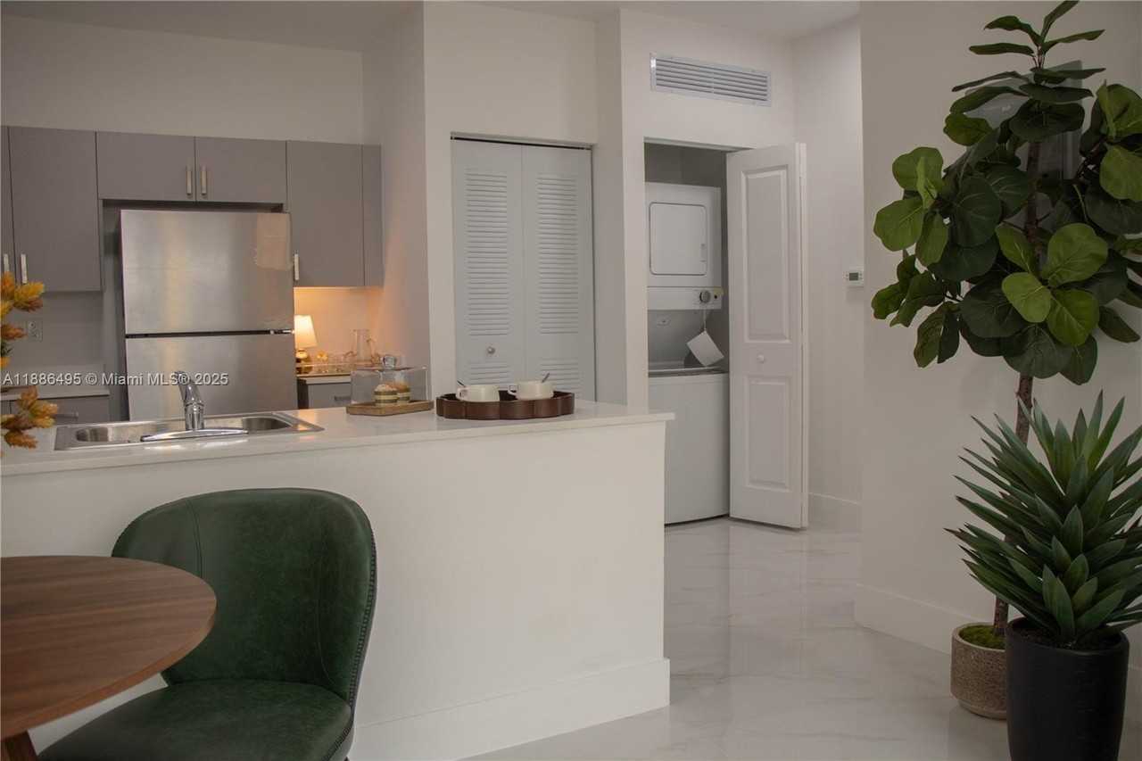 1453 W 29th St #307 - Photo 5 of 21