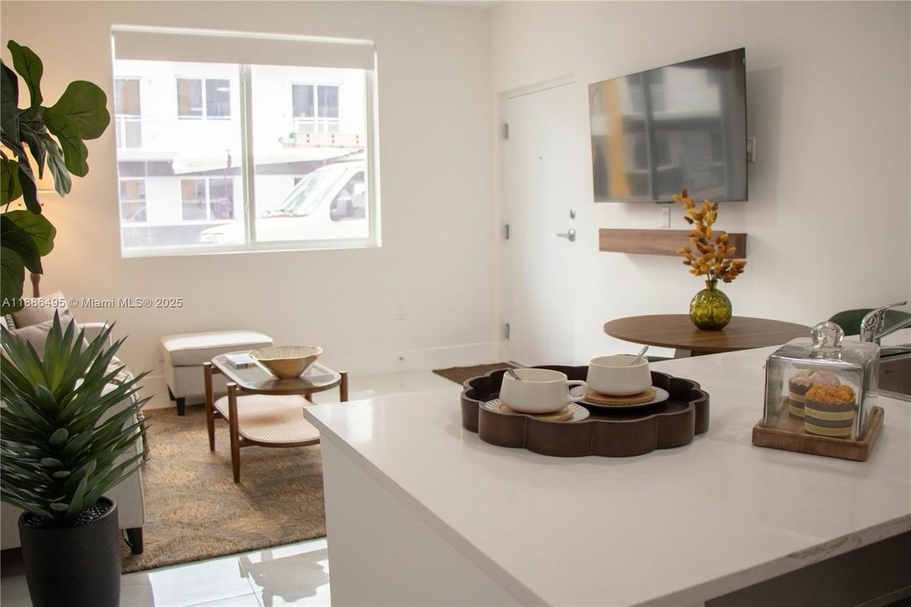 1453 W 29th St #307 - Photo 7 of 21