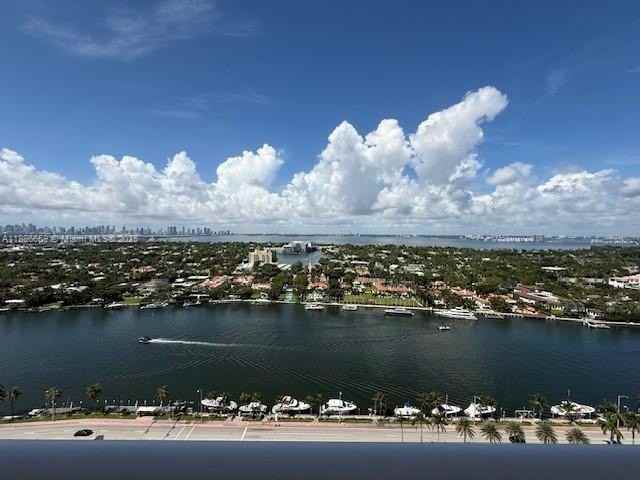 4775 Collins Ave #2507