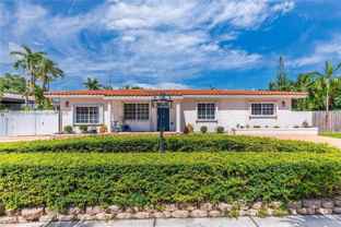 9901 Sw 35th Ter - Photo 1 of 1