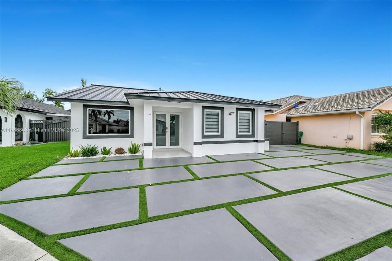 13284 Southwest 39th Street - Photo 3 of 50