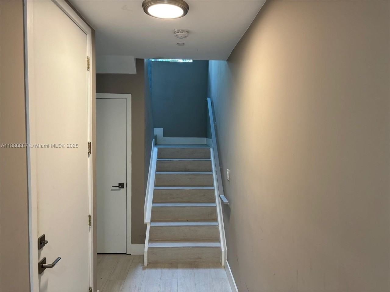 630 Ne 12th Ave #630 - Photo 4 of 11