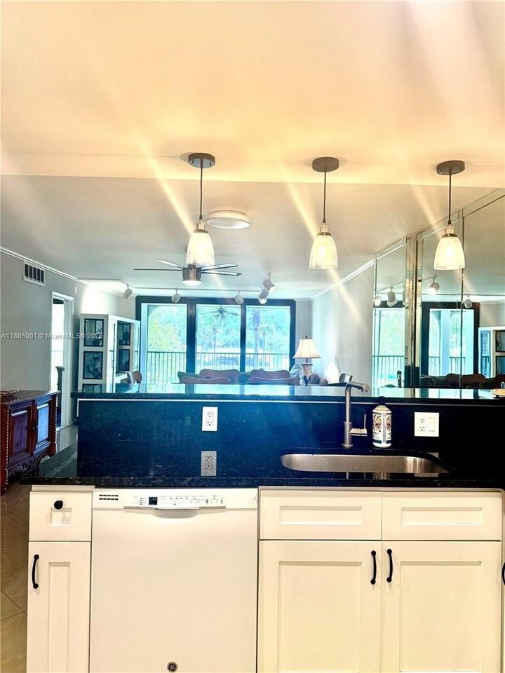 1627 Riverview Rd #212 - Photo 4 of 27