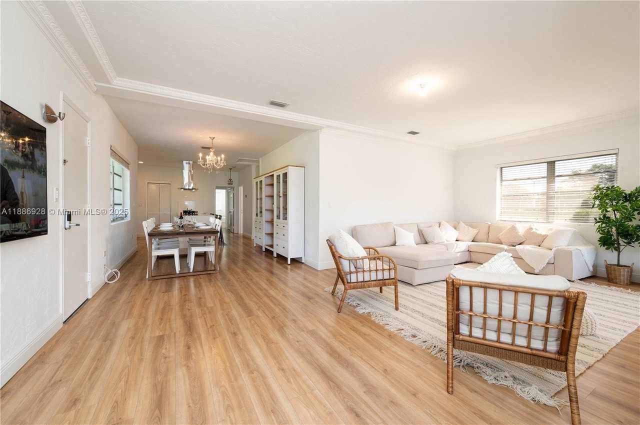 501 Sw 24th Rd #501 - Photo 6 of 29