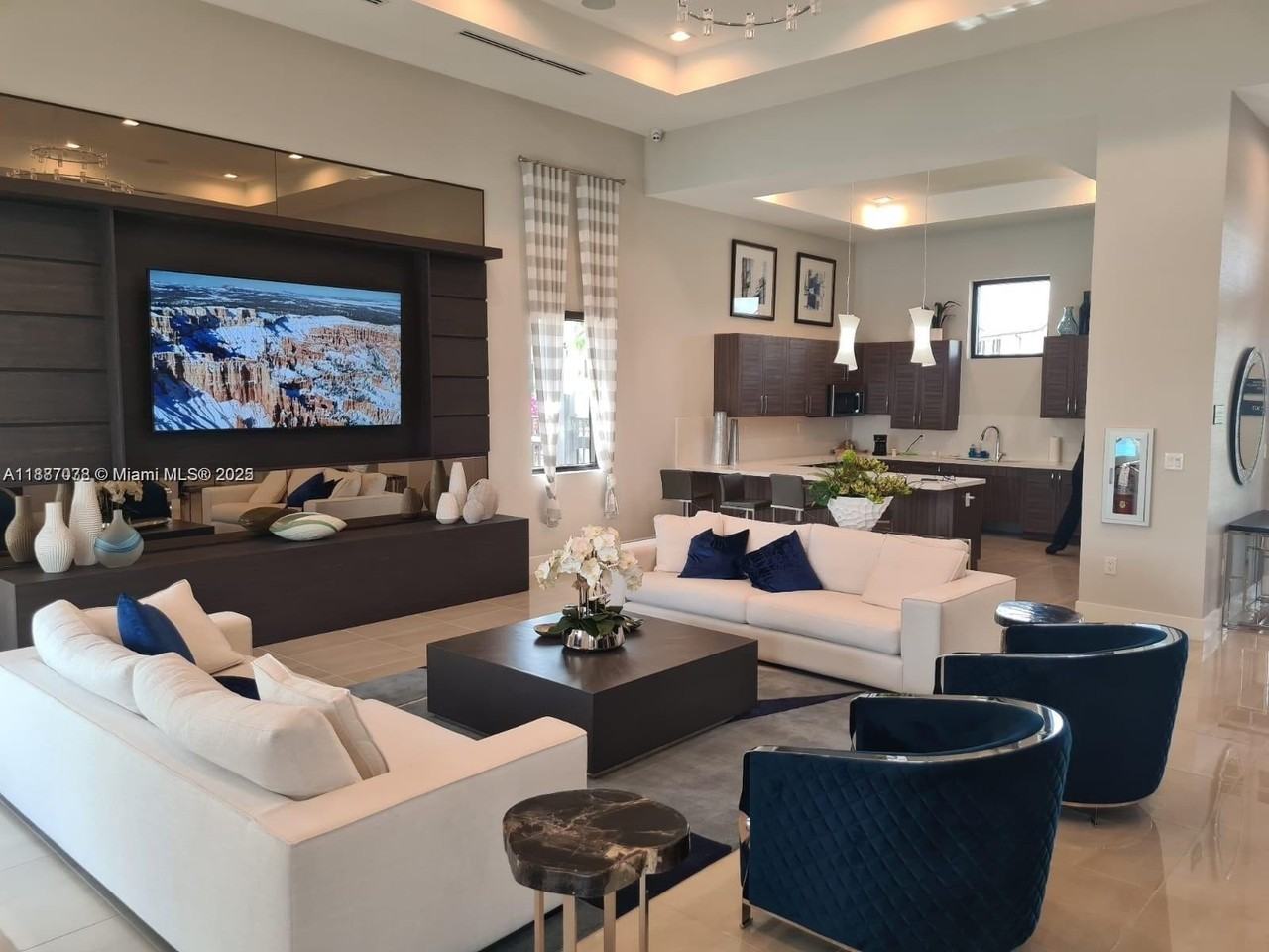 11083 W 33rd Ct - Photo 3 of 25