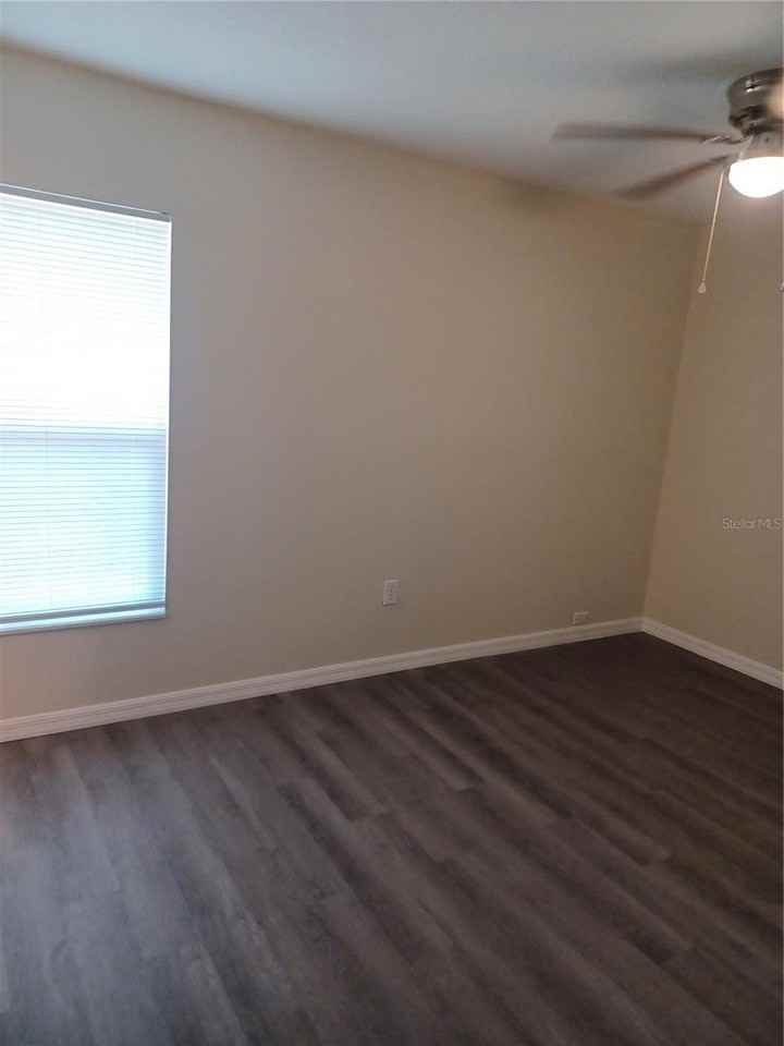 306 W Primrose Ln - Photo 4 of 17