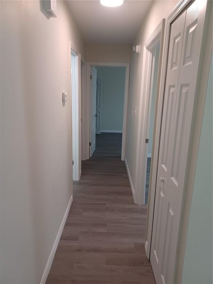 306 W Primrose Ln - Photo 7 of 17