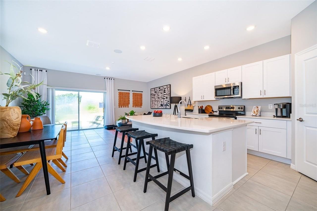 2596 Penguin Boulevard - Photo 3 of 29