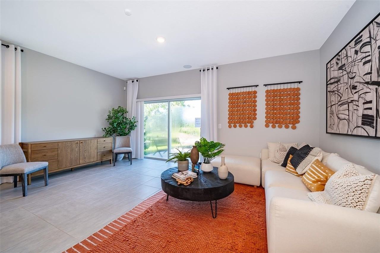 2596 Penguin Boulevard - Photo 7 of 29