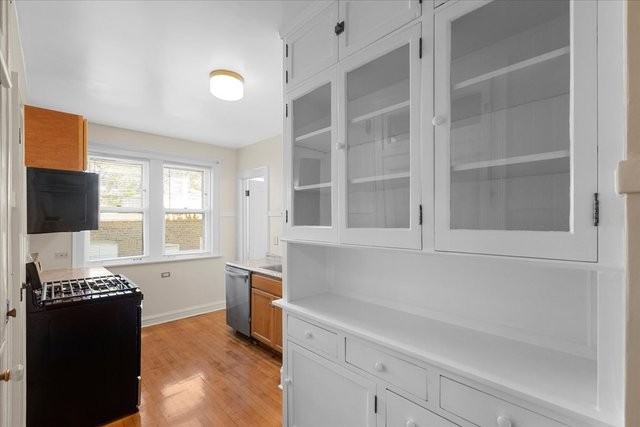 811 Dobson St #1E - Photo 3 of 8