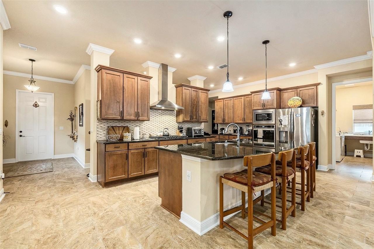 13921 Swallow Hill Dr - Photo 2 of 15