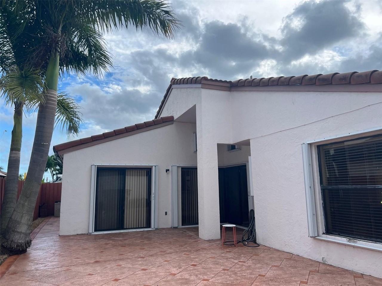 619 Southwest 87th Place - Photo 7 of 8