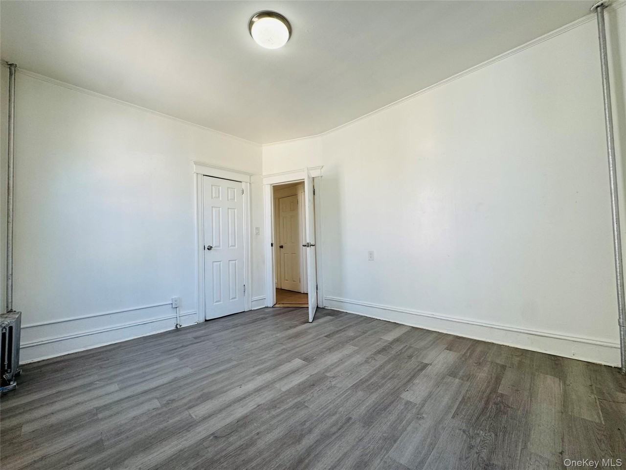 2724 Gillmore St - Photo 2 of 10