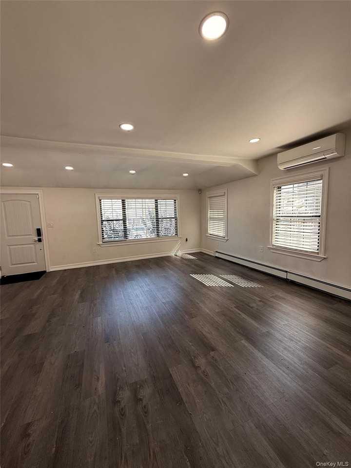 14130 185th St #1 - Photo 5 of 10