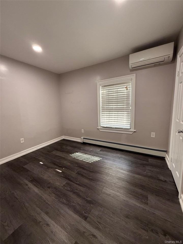 14130 185th St #1 - Photo 6 of 10