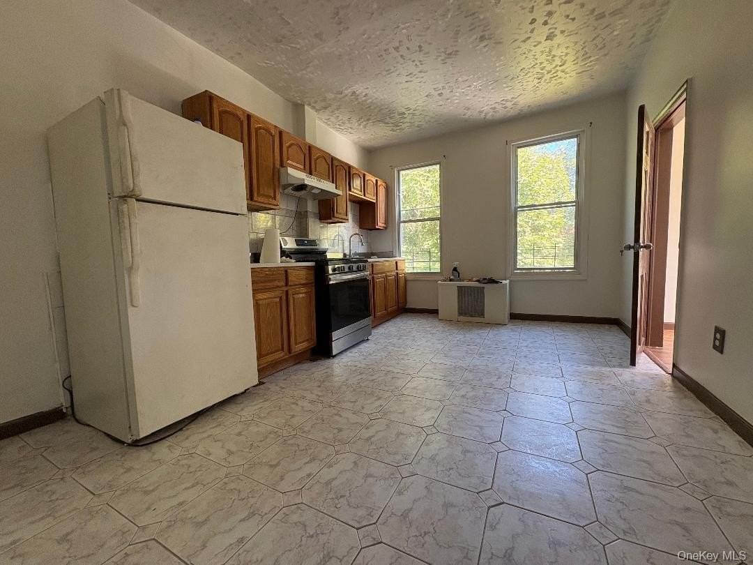 271 Vermont St #2 - Photo 4 of 7