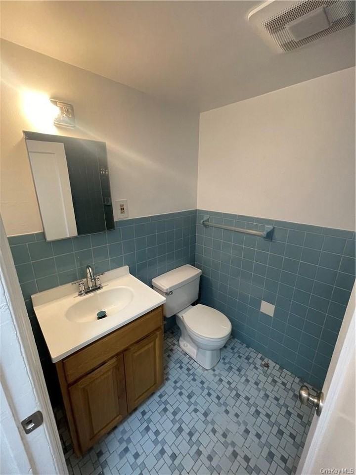 100 Convent Pl #1F - Photo 4 of 7