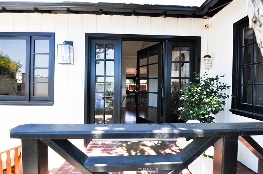 31695 Seacliff Dr - Photo 3 of 27