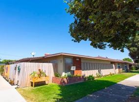 754 N Shattuck Pl - Photo 1 of 1