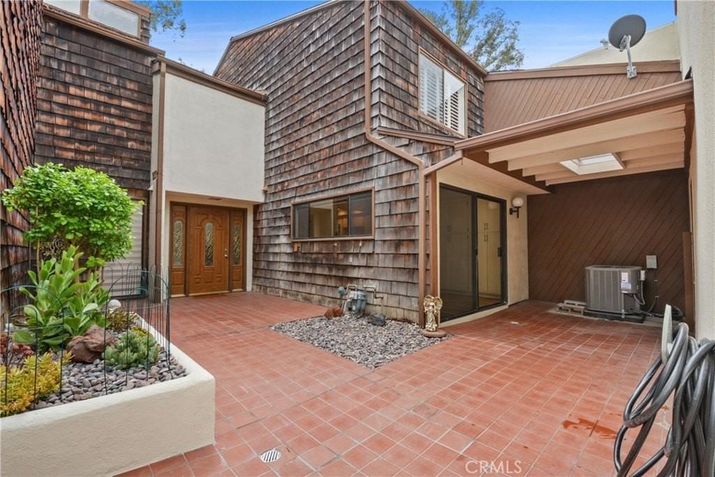 9434 Friendly Woods Ln - Photo 5 of 33