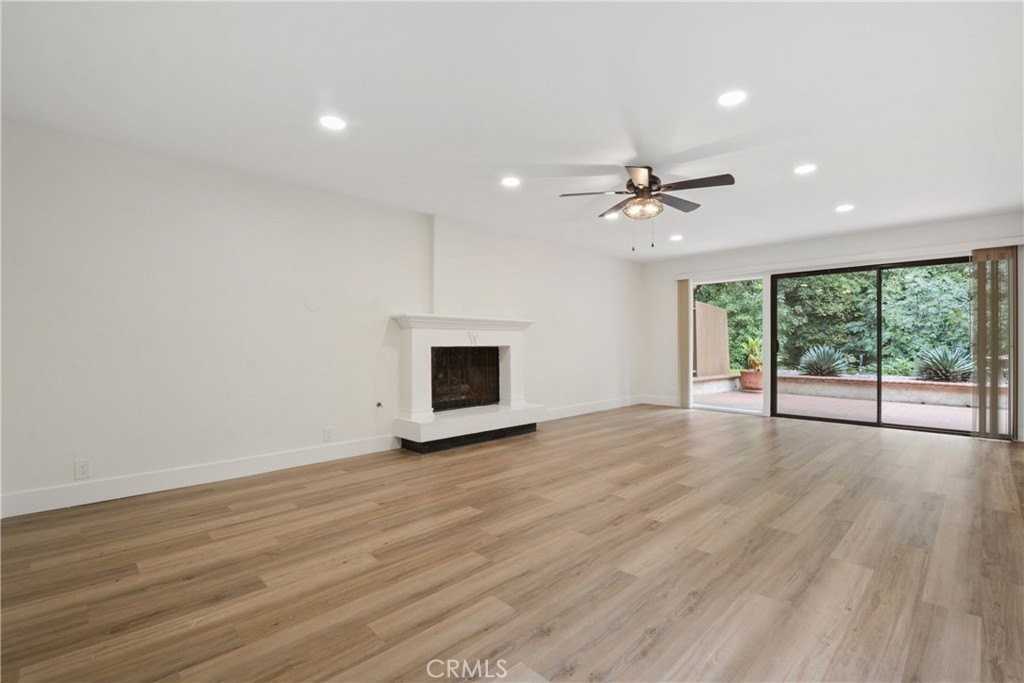 9434 Friendly Woods Ln - Photo 7 of 33