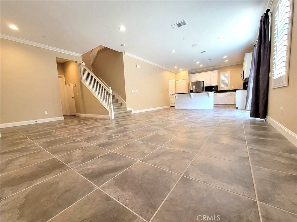 56 Latitude - Photo 3 of 39