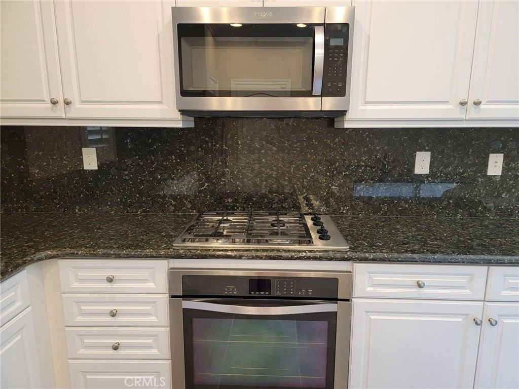 56 Latitude - Photo 7 of 39