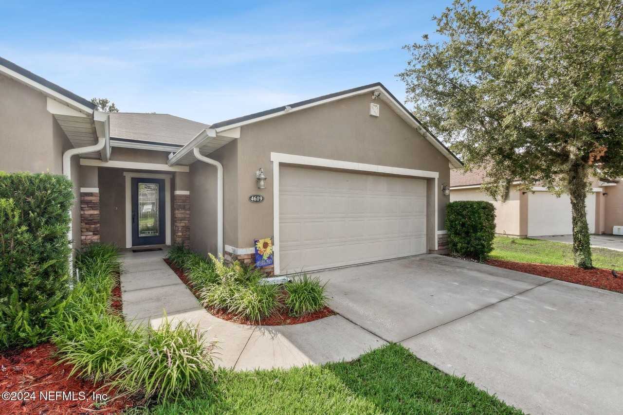 4619 Pine Lake Dr - Photo 3 of 43