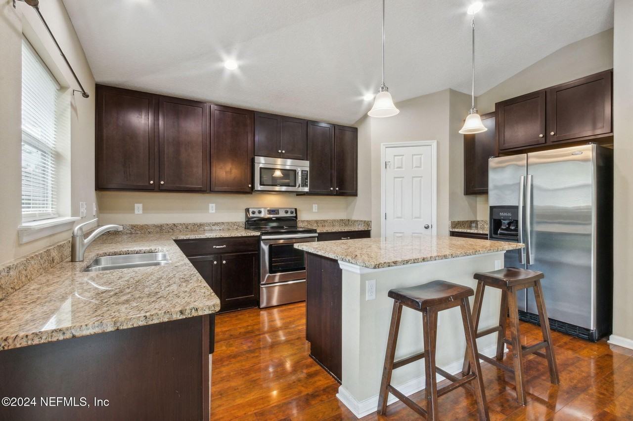 4619 Pine Lake Dr - Photo 7 of 43